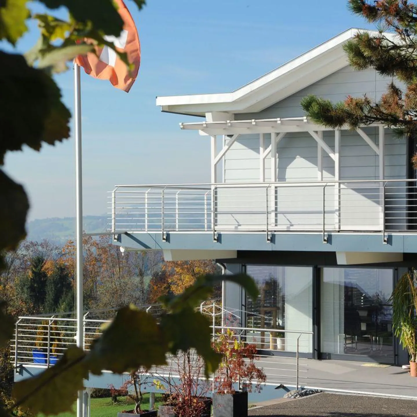 Vermietung 2½ -Zimmer-Wohnung mit herrlicher See- und Bergsicht - Foto 2 von 7