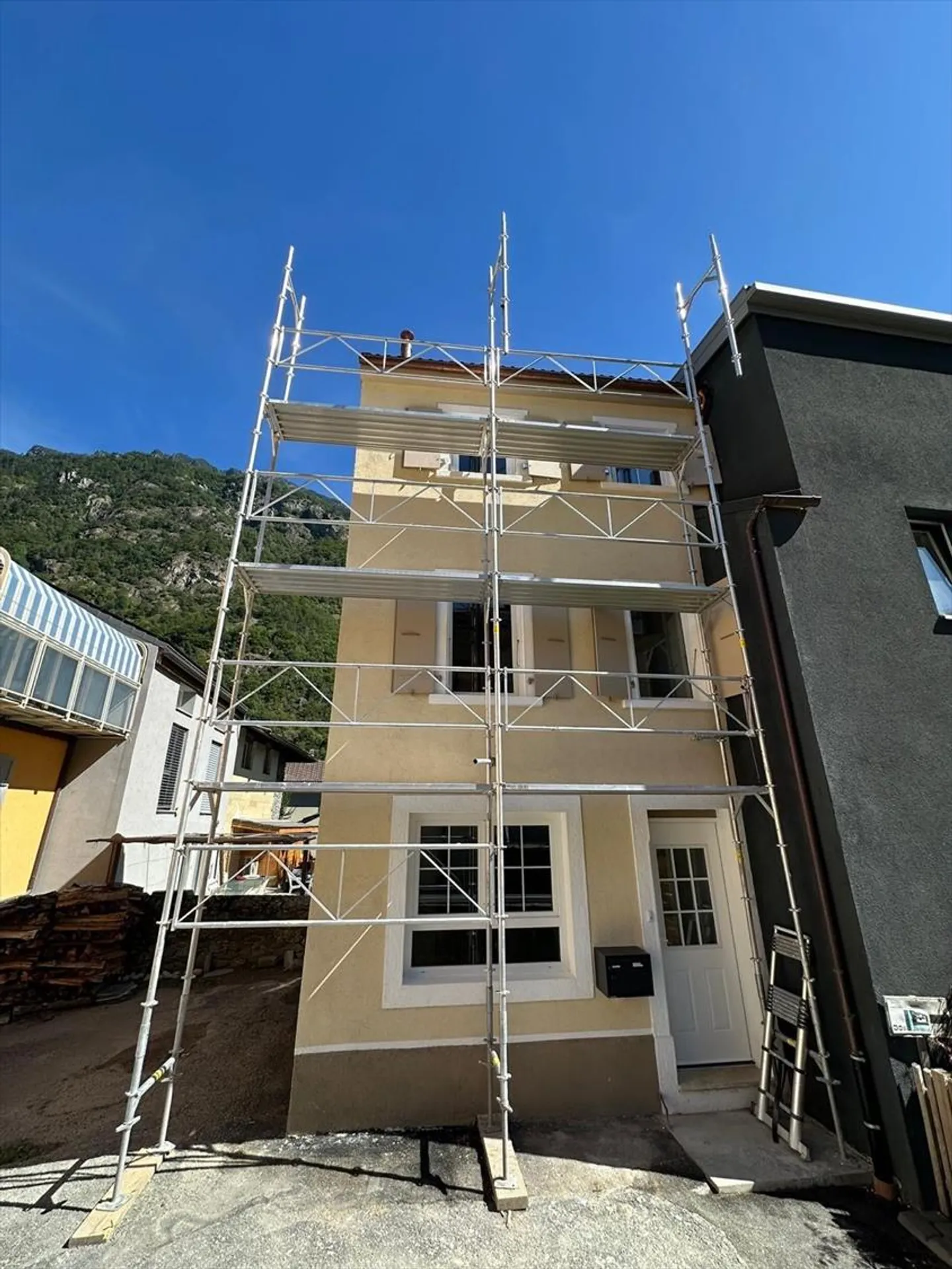 Renoviertes Einfamilienhaus in Collonges, Kanton Wallis - Foto 1 von 9
