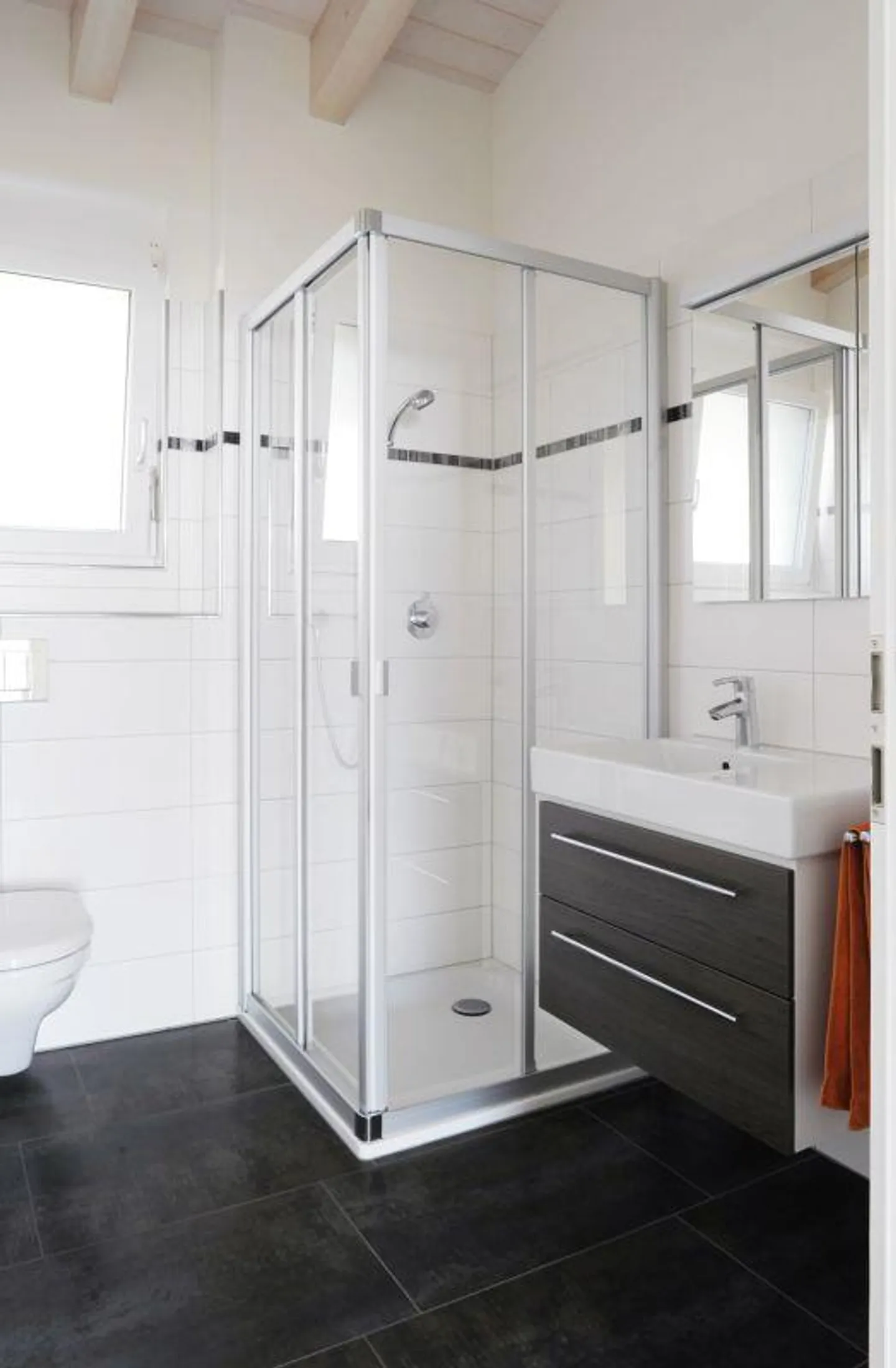 Vermietung 2½ -Zimmer-Wohnung mit herrlicher See- und Bergsicht - Foto 6 von 7