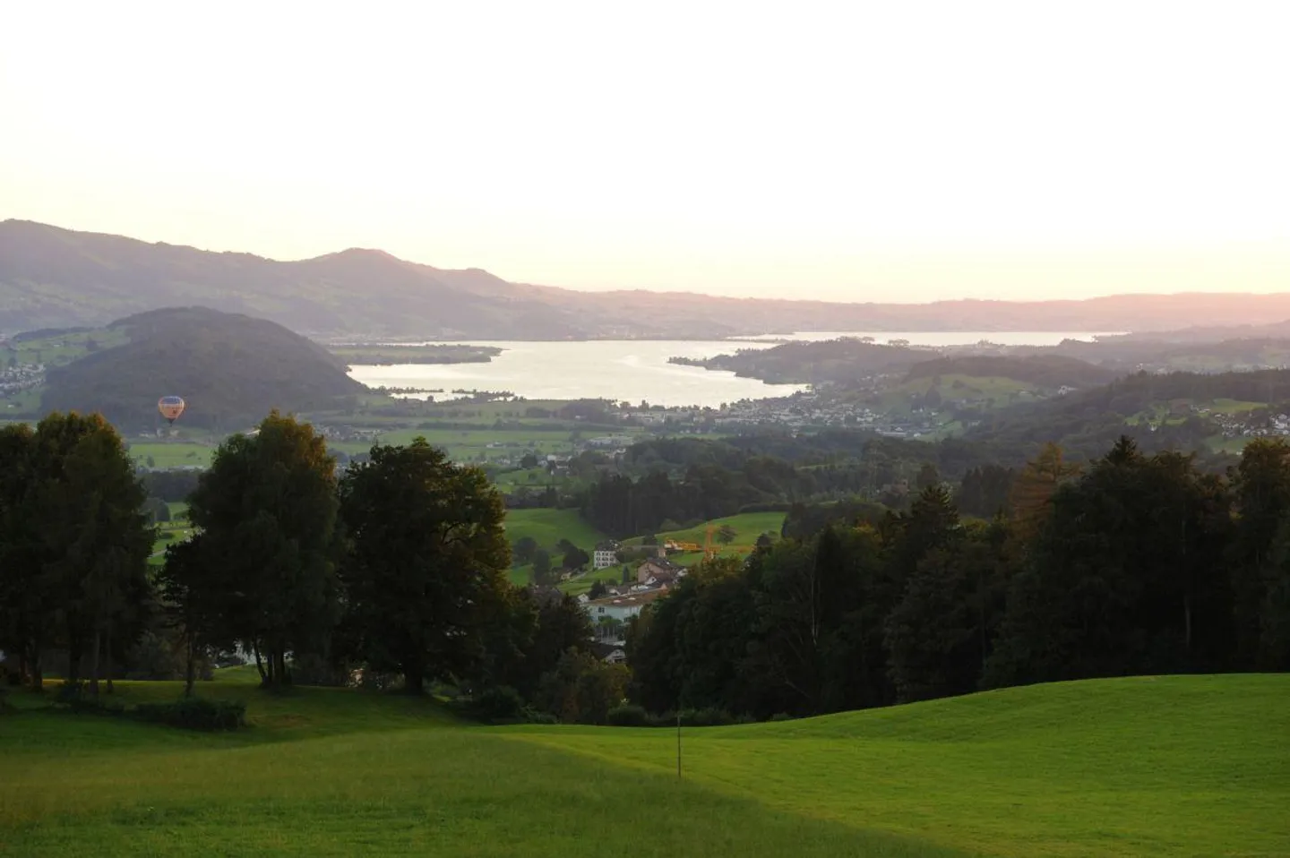 Vermietung 2½ -Zimmer-Wohnung mit herrlicher See- und Bergsicht - Foto 7 von 7