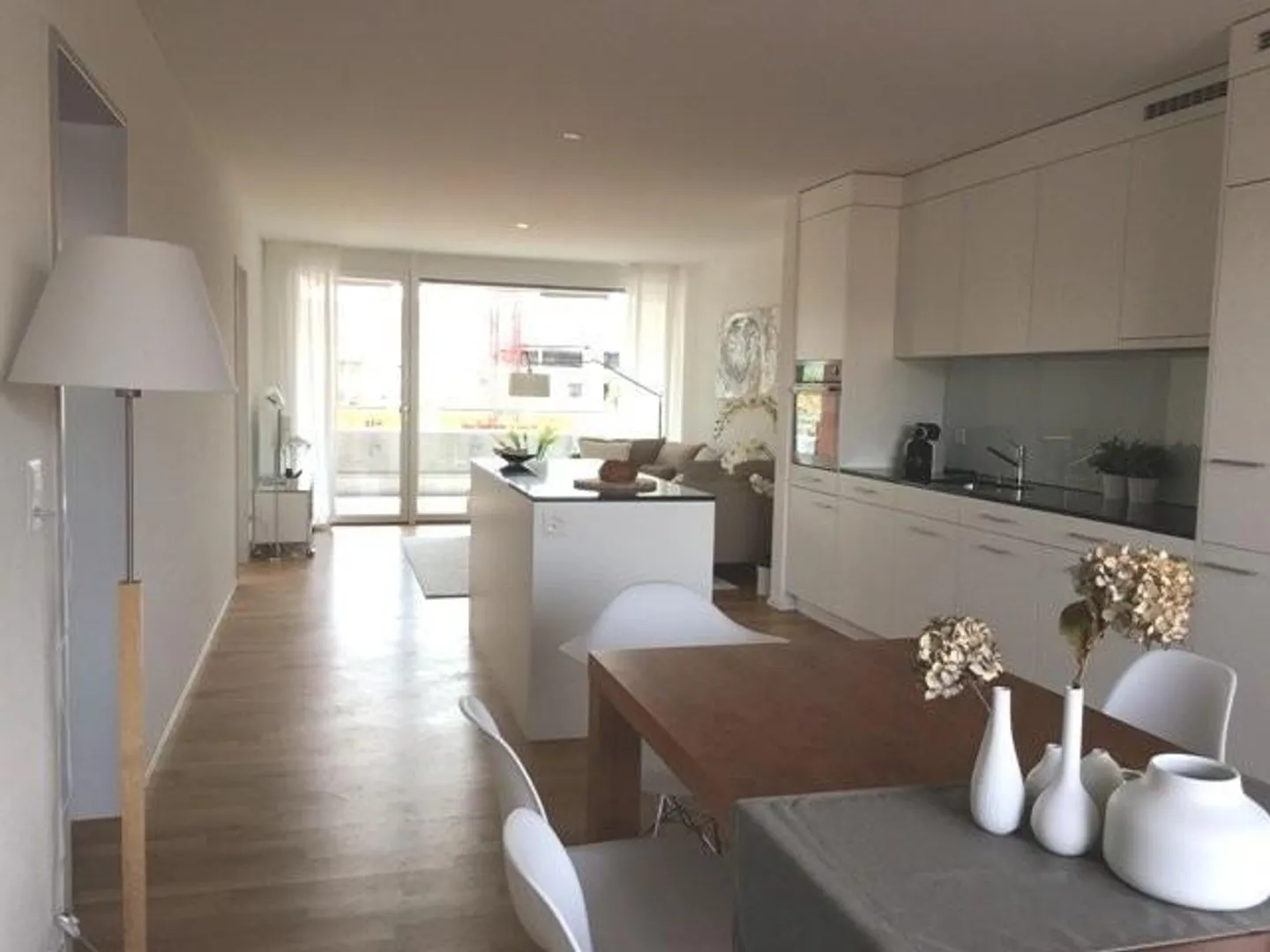 Beautiful apartment near the lake - Photo 3 of 10