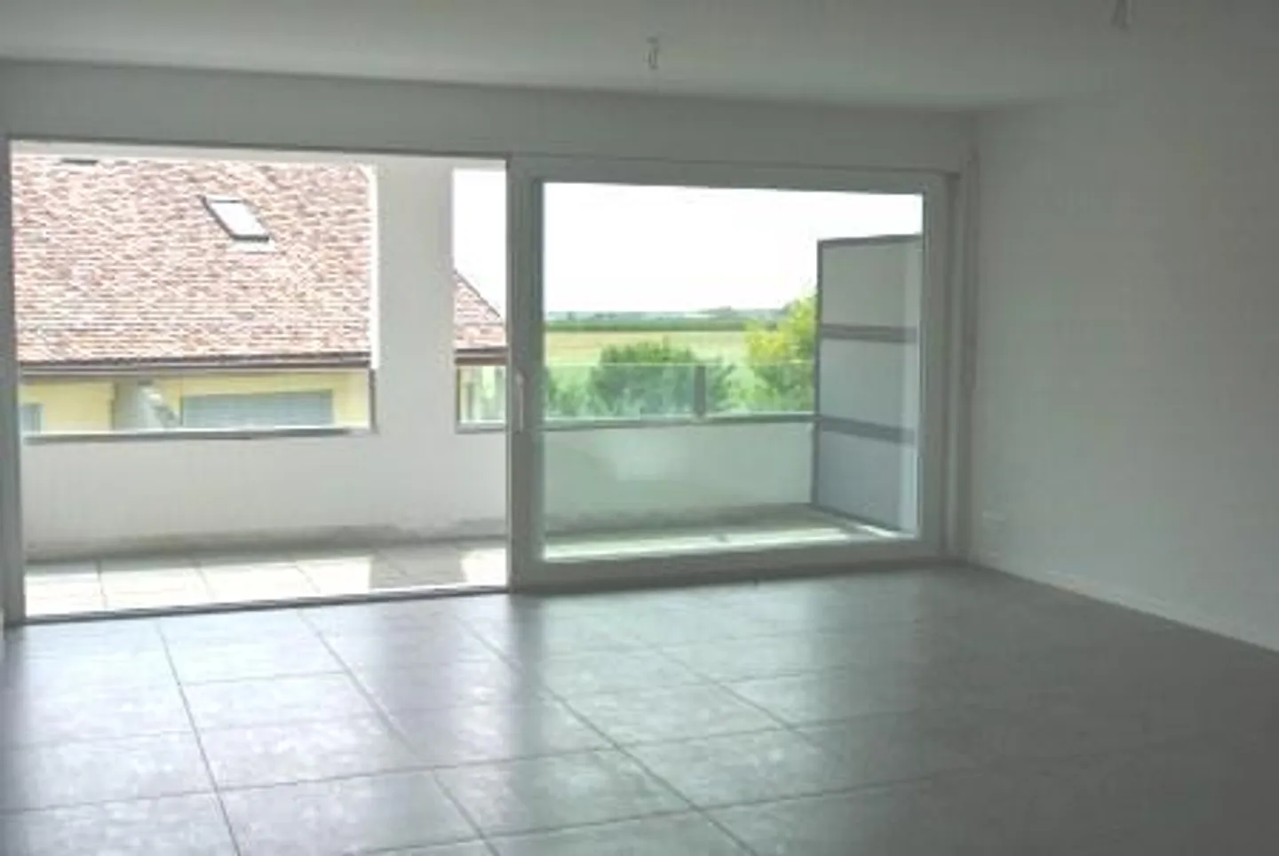 Bel Appartement Duplex à Etoy - Photo 2 sur 5