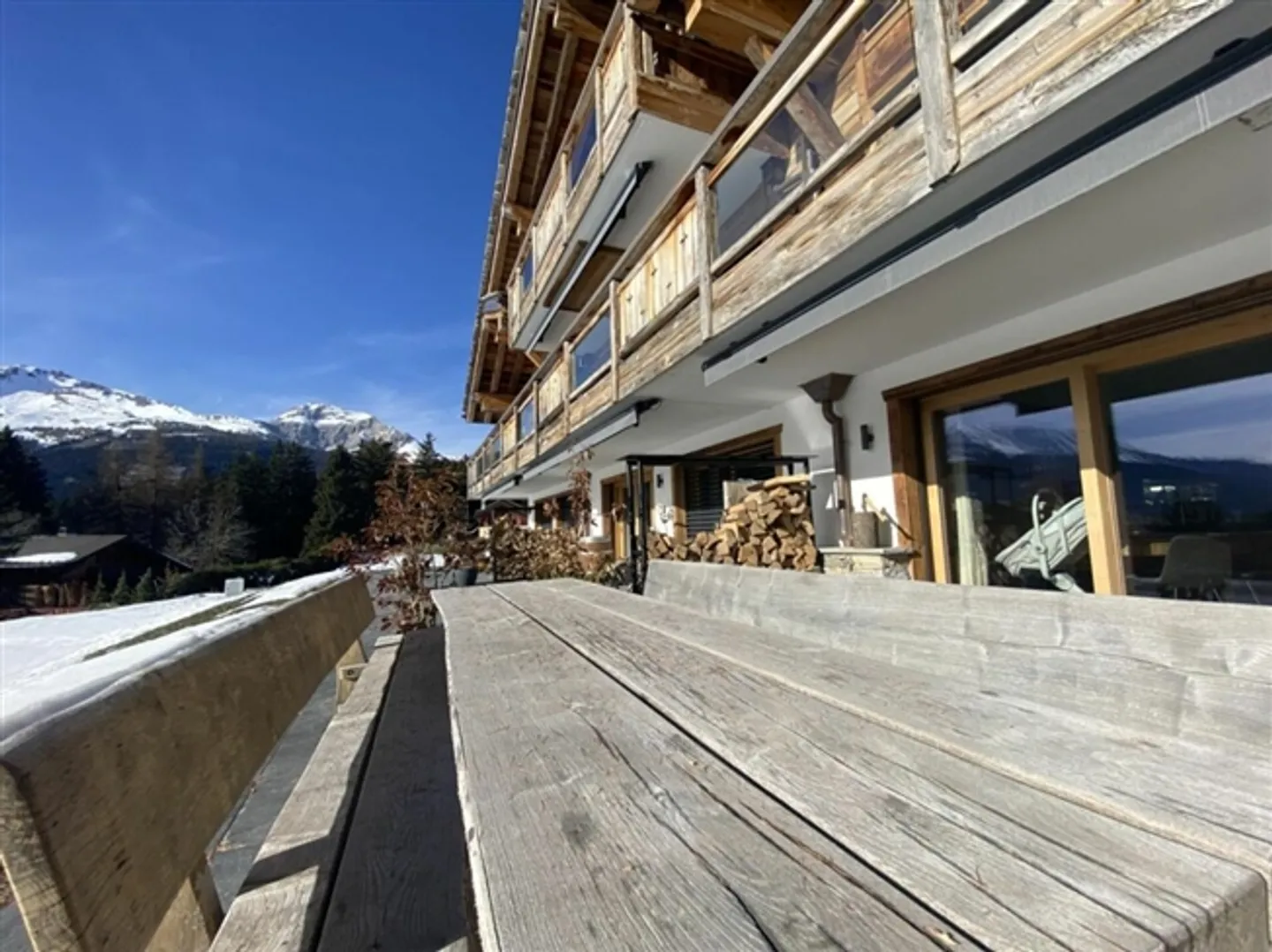 2.5 Room Apartment in Crans-Montana - Photo 2 of 11