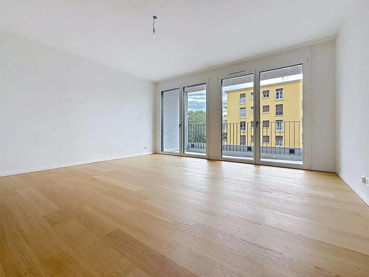 5-room apartment - Photo 3 of 7