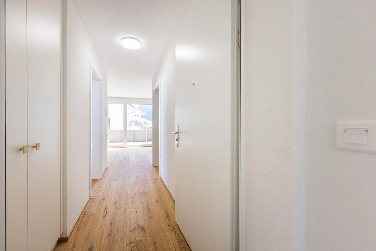 Cozy 2.5 Room Apartment - Photo 9 of 12