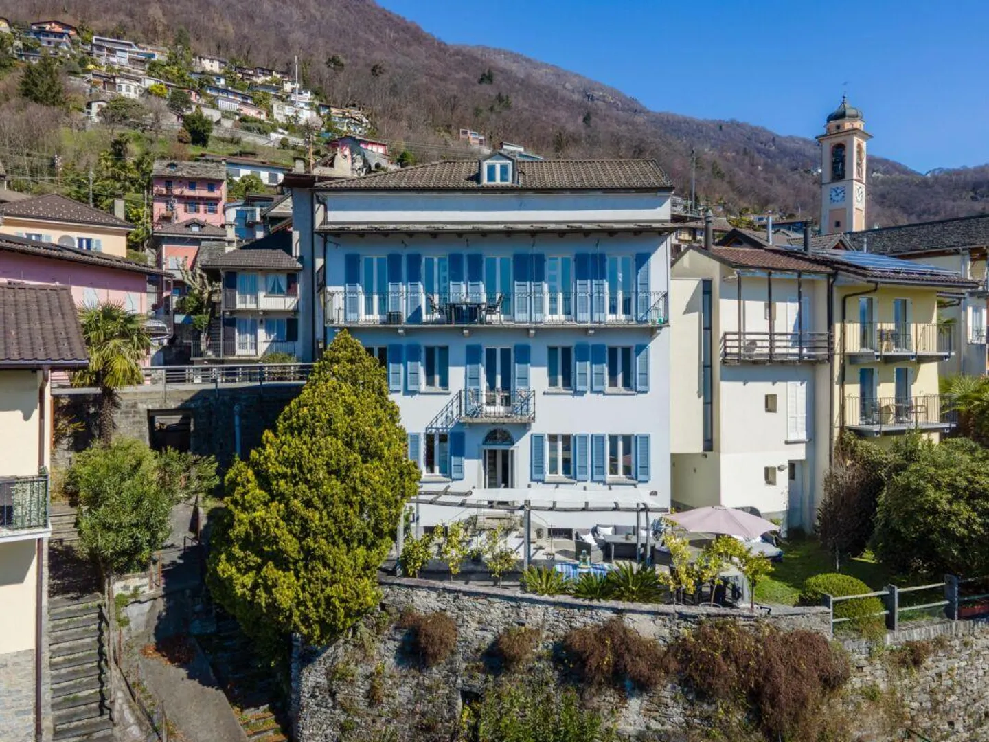 Villa storica completamente ristrutturata a Brione sopra Minusio - Foto 1 di 12