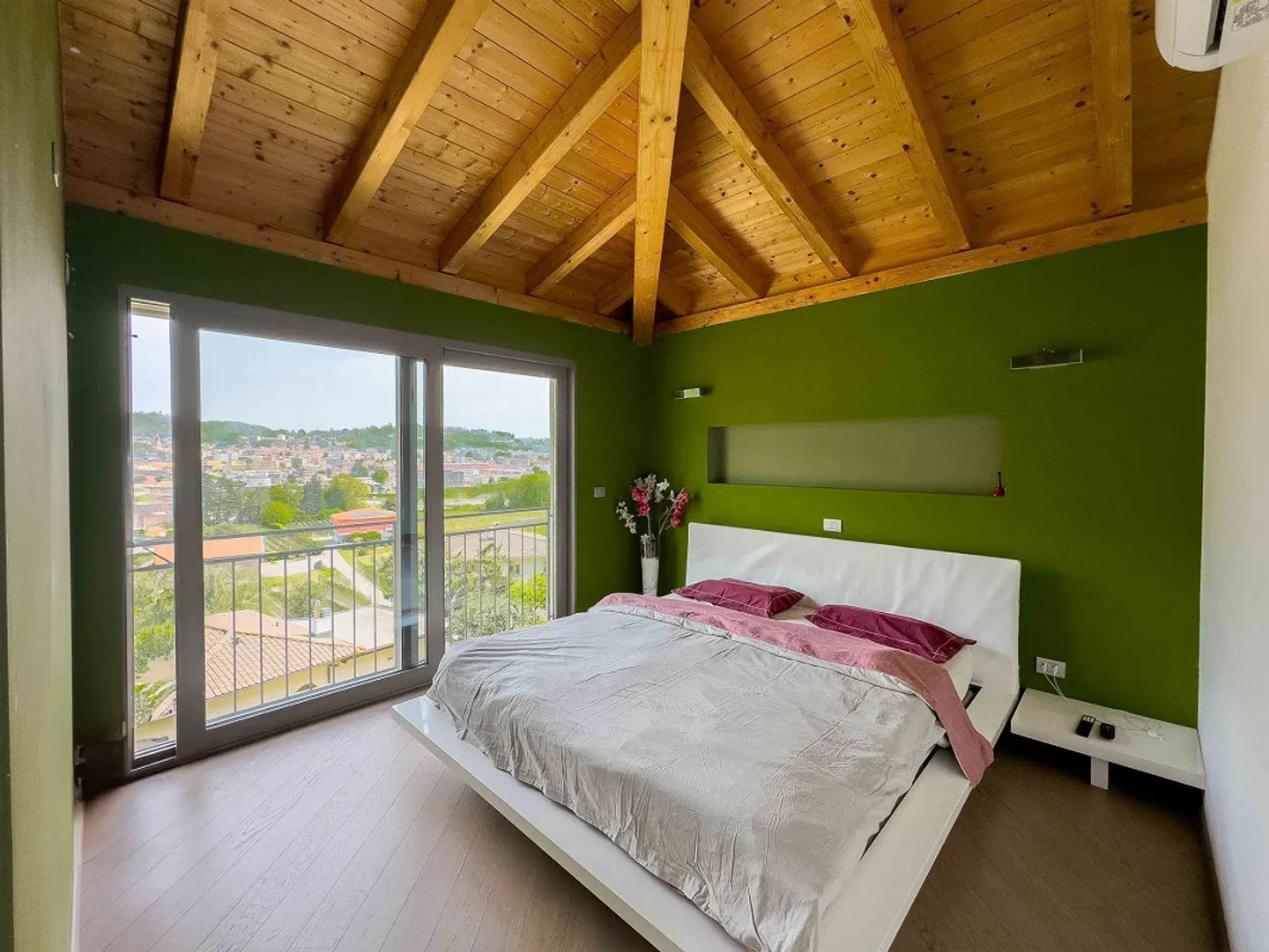 Bella casa con vista aperta su Rancate - Foto 5 di 10