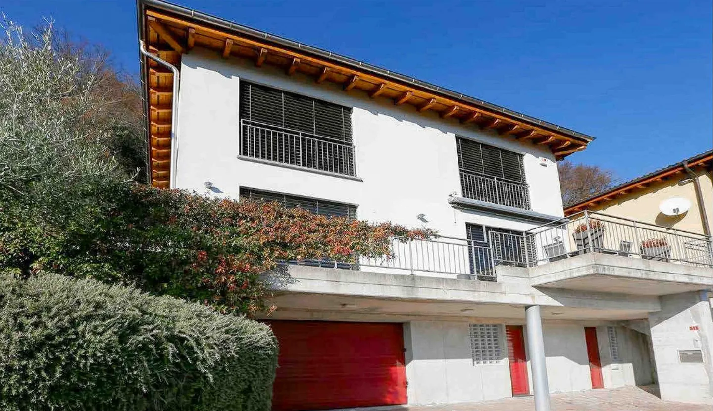 Bella casa con vista aperta su Rancate - Foto 7 di 10