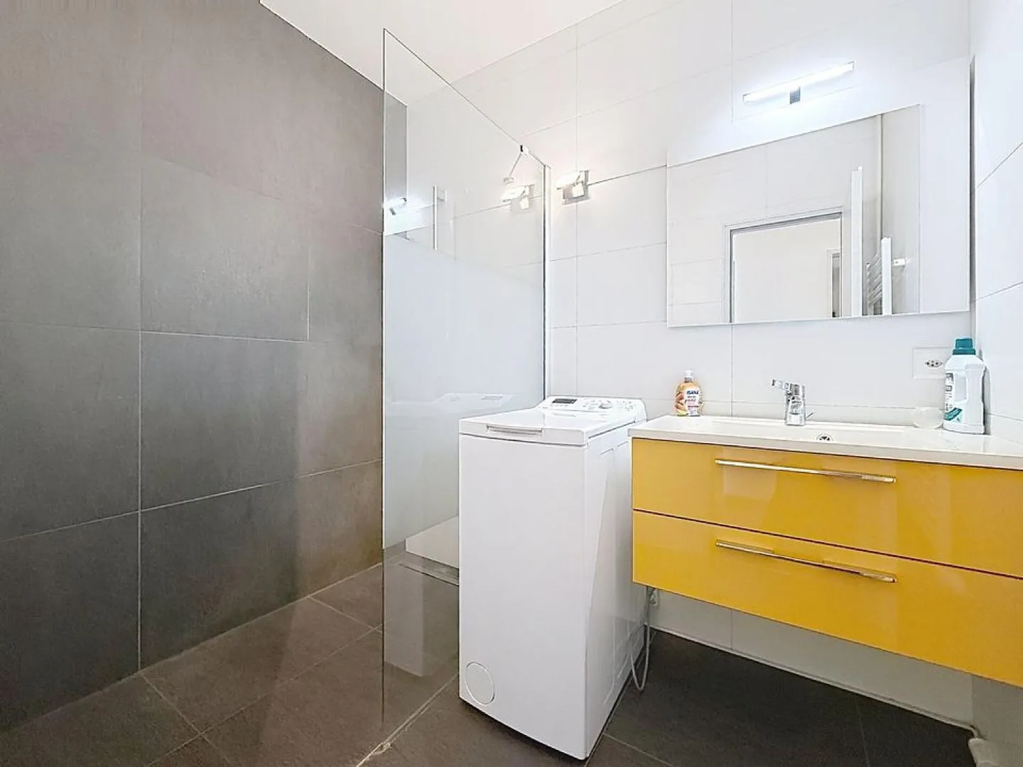 Lutry - 3.5-room apartment just steps from the lake - Photo 3 of 5
