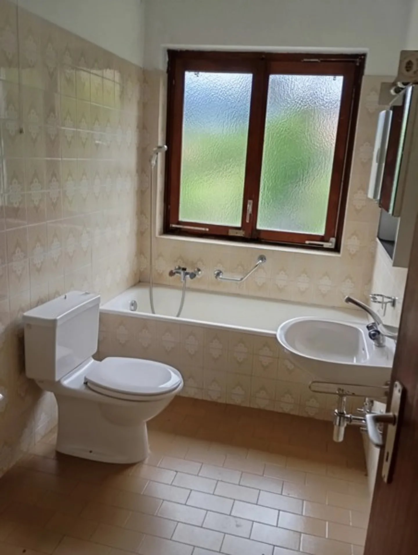 Single-family house in a quiet location. CHF 695,000.-- - Photo 11 of 12