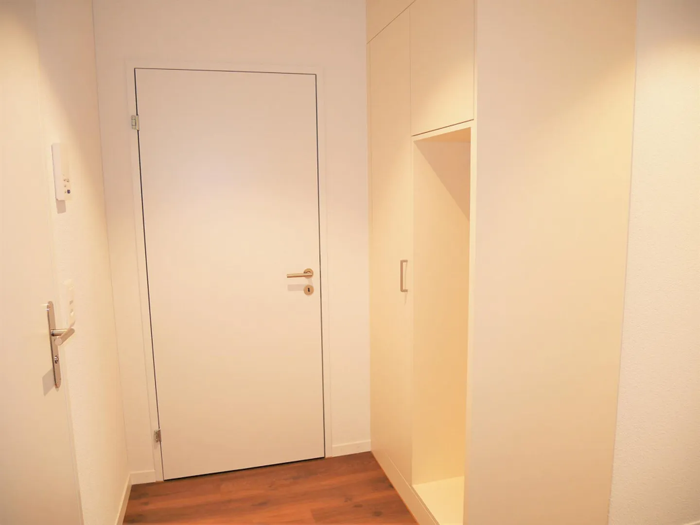 moderne Wohnung mit sonnigem Balkon - Foto 4 von 9