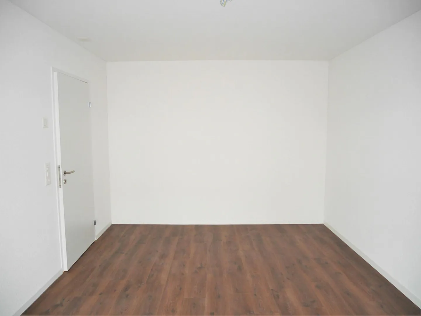 moderne Wohnung mit sonnigem Balkon - Foto 5 von 9
