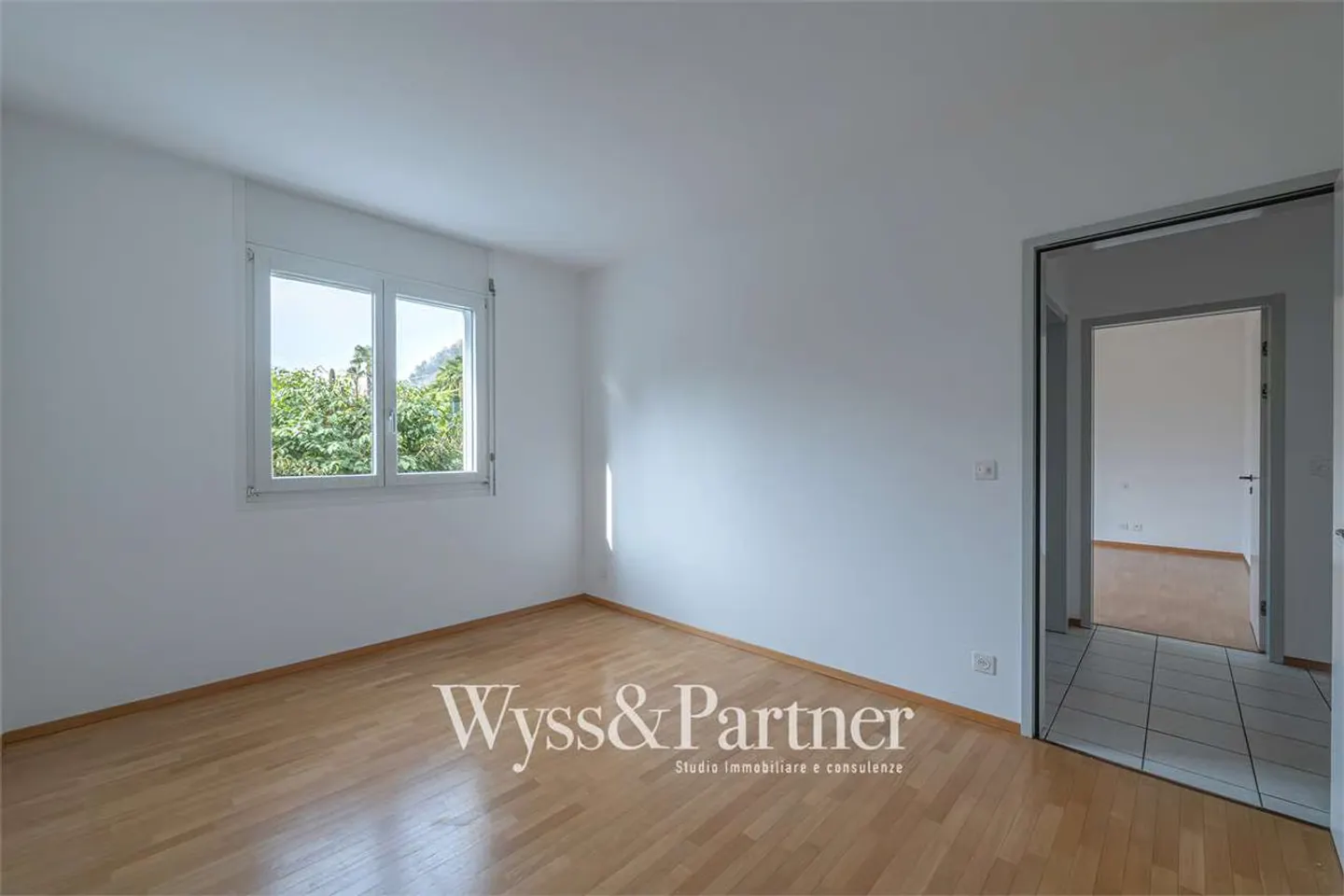Appartamento spazioso con vista lago - Foto 7 di 13