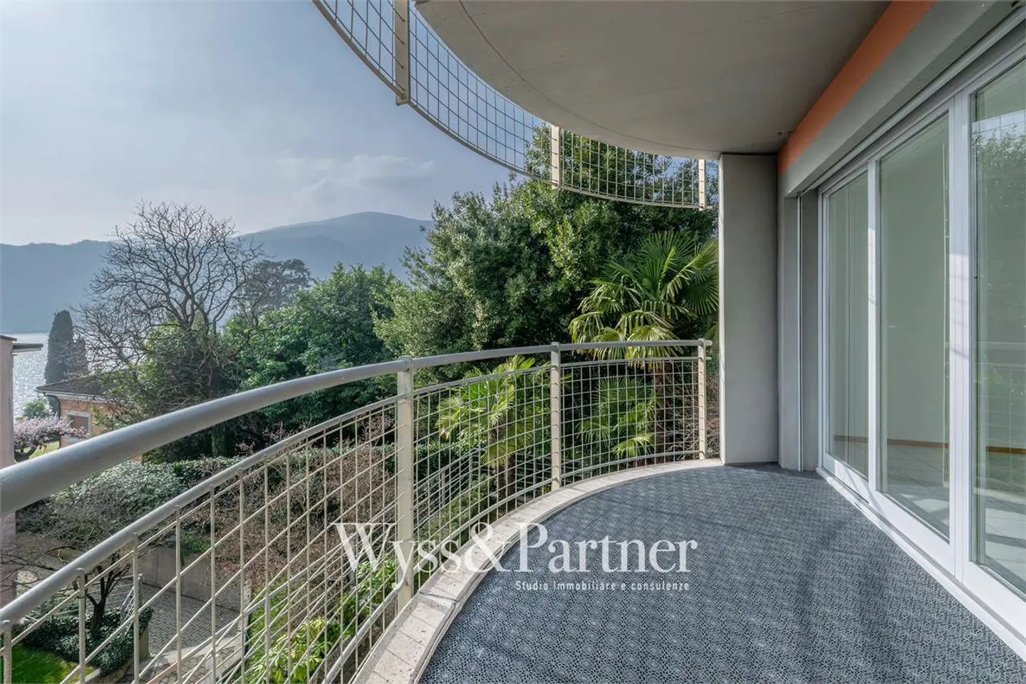 Appartamento spazioso con vista lago - Foto 10 di 13