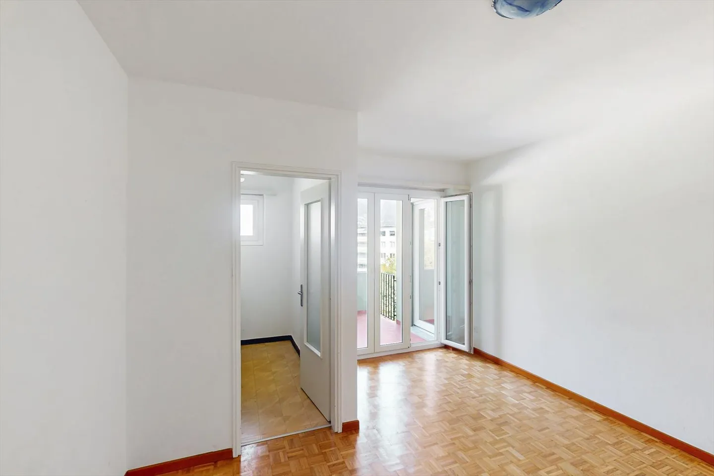 2-room apartment - Photo 3 of 8