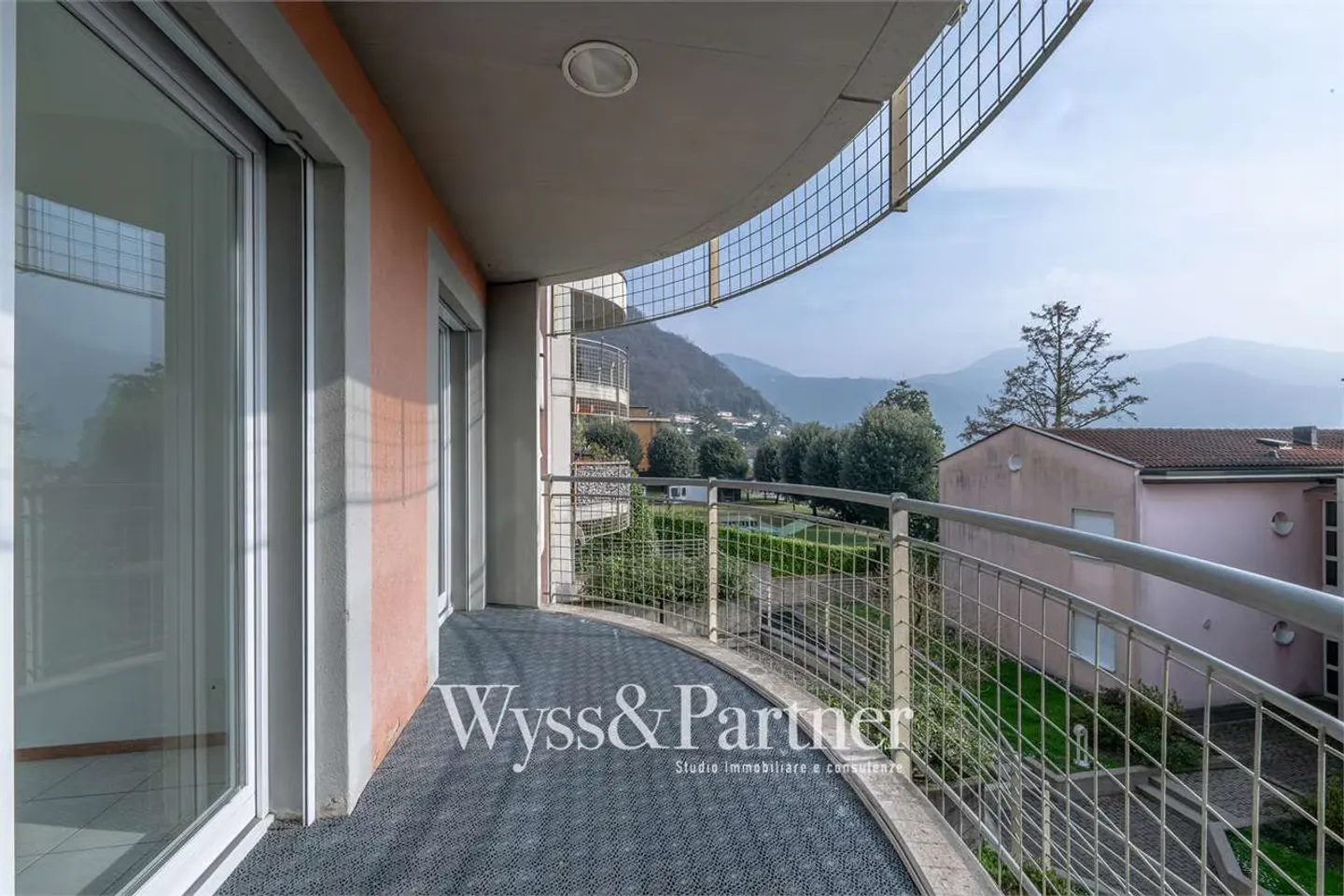 Appartamento spazioso con vista lago - Foto 11 di 13