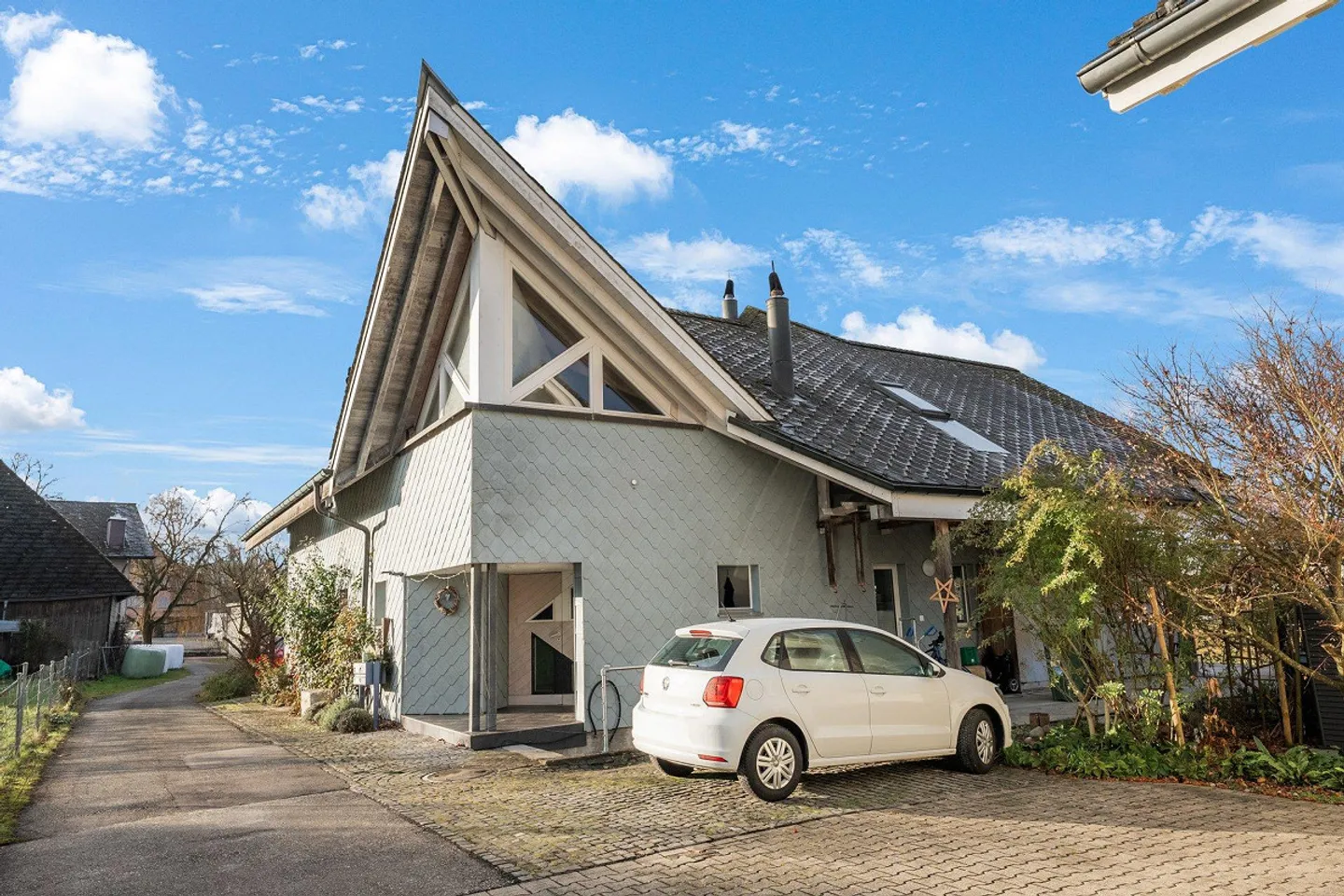 RESERVED: Centrally located residential property in Oberönz - Photo 3 of 11