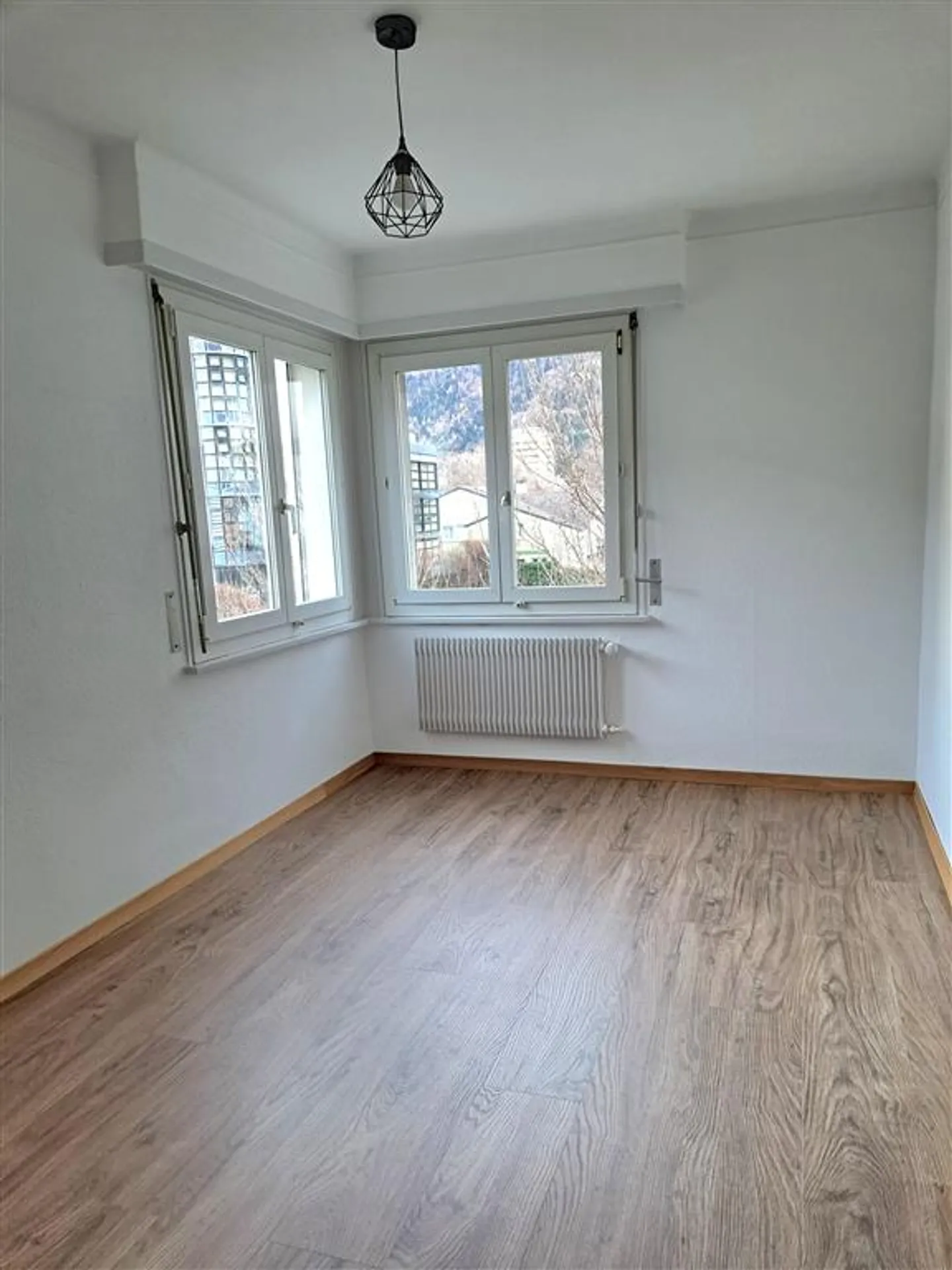 Geräumige Wohnung mit Balkonen - Foto 9 von 9