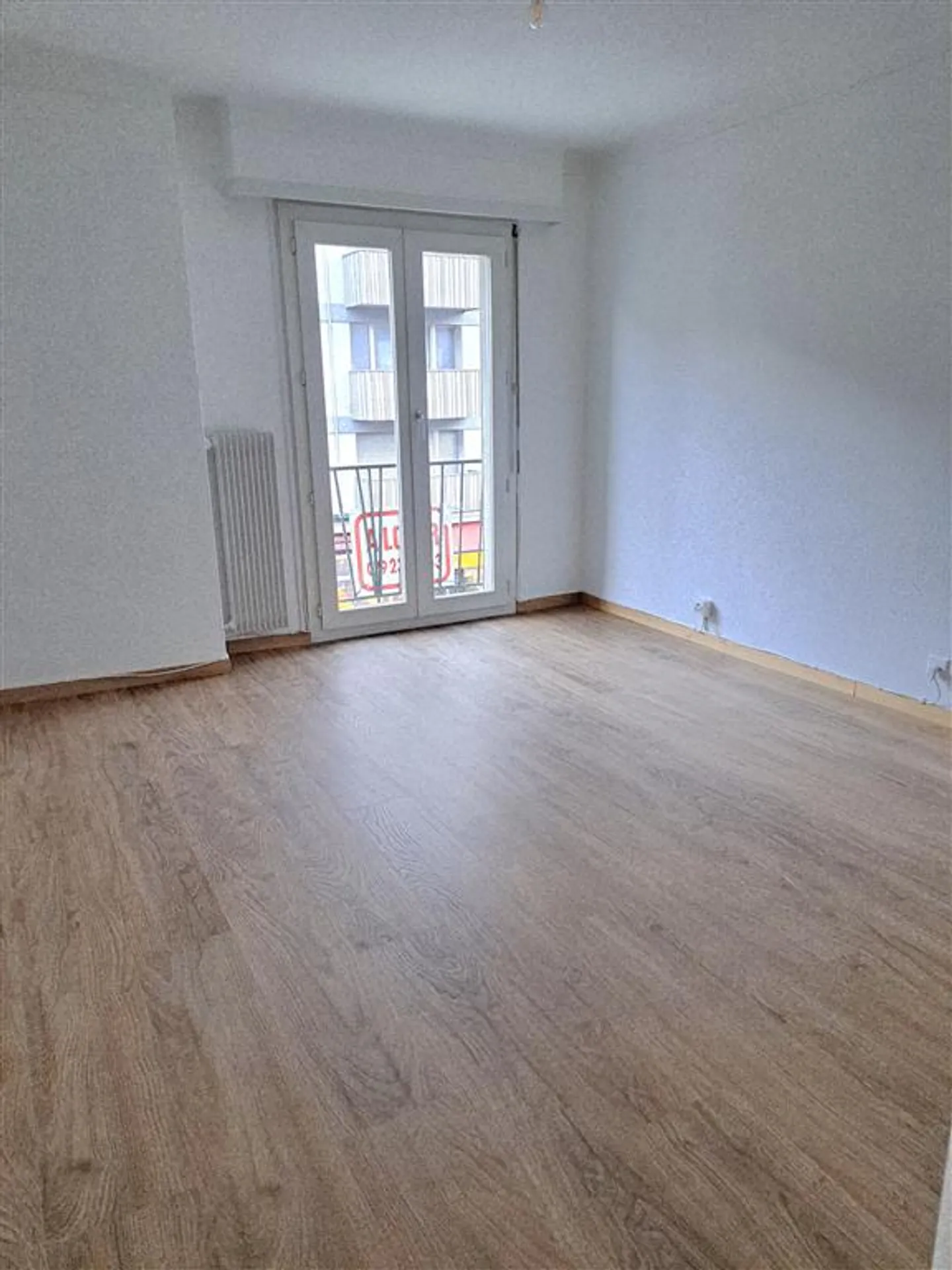 Geräumige Wohnung mit Balkonen - Foto 8 von 9