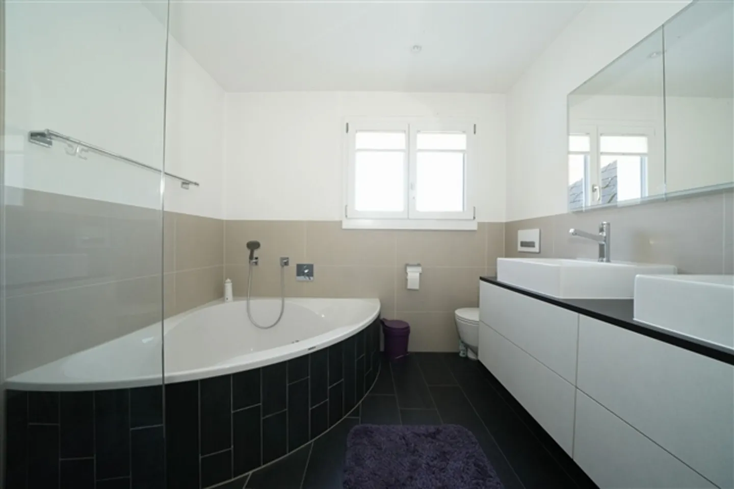 Miracle d'espace avec vue dégagée dans un emplacement en pente prisé - Photo 7 sur 11