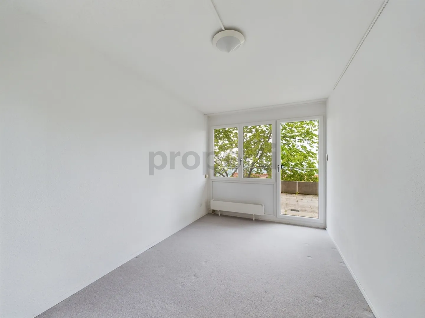 Panoramic view and 90 m² balcony - Photo 5 of 11