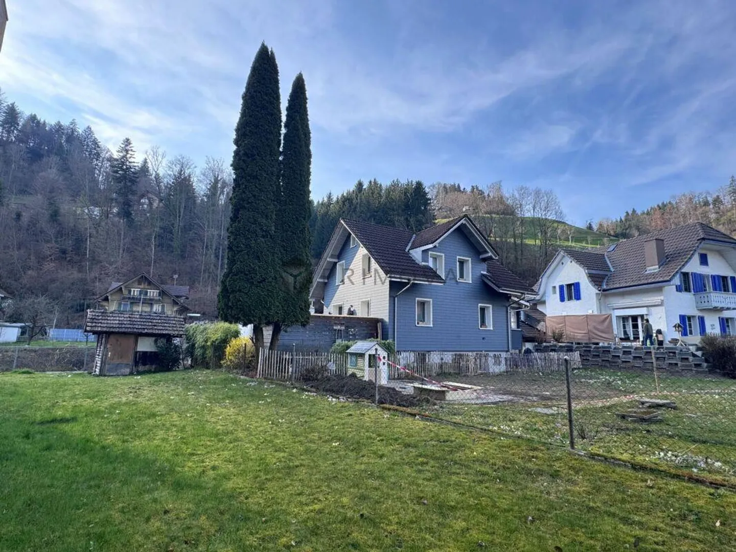 Maison individuelle confortable à un prix raisonnable avec une grande terrasse directement au bord de la rivière et pourtant très centrale ! - Photo 11 sur 13