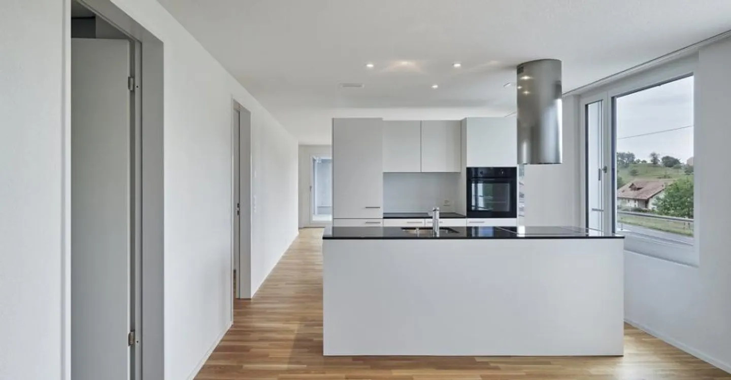 Modern, functional living - Photo 5 of 7