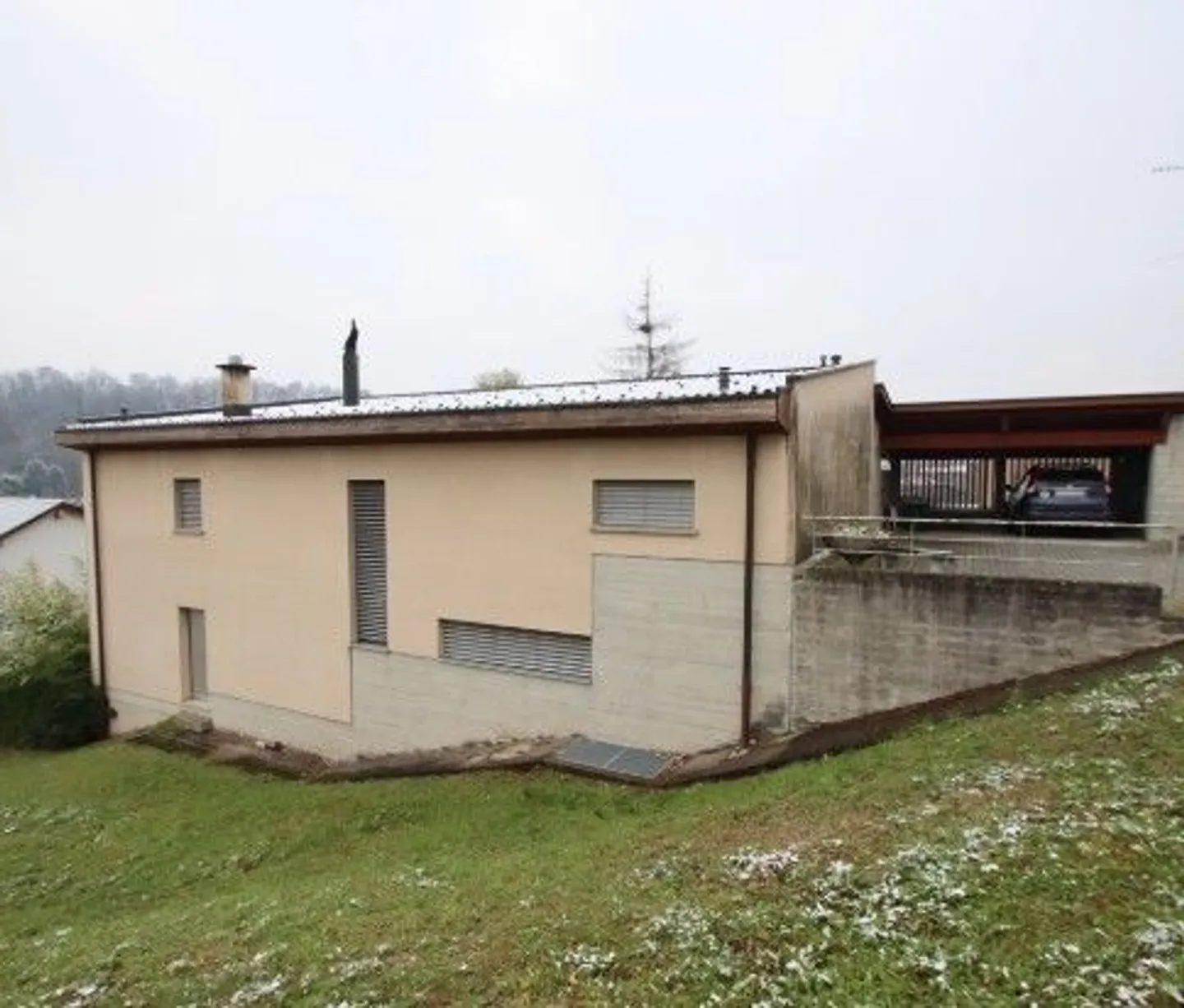 Family Home with Garden in Arzo - Photo 2 of 13