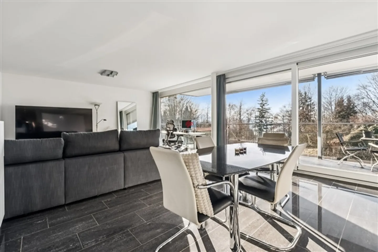 Vivre confortablement, vivre près de la nature - Bijou au Zugerberg - Photo 2 sur 9