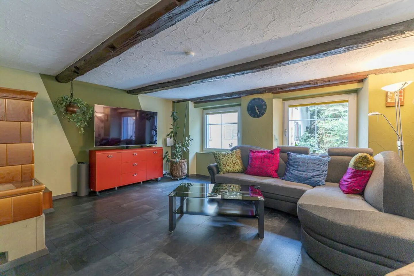 Maison semi-détachée de 7,5 pièces au cœur d'Ennetbühl - Photo 2 sur 15