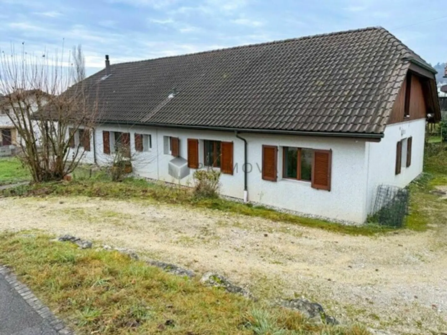 Esperienza abitativa versatile con un enorme potenziale di espansione e un ottimo rendimento a Safnern - Foto 1 di 3