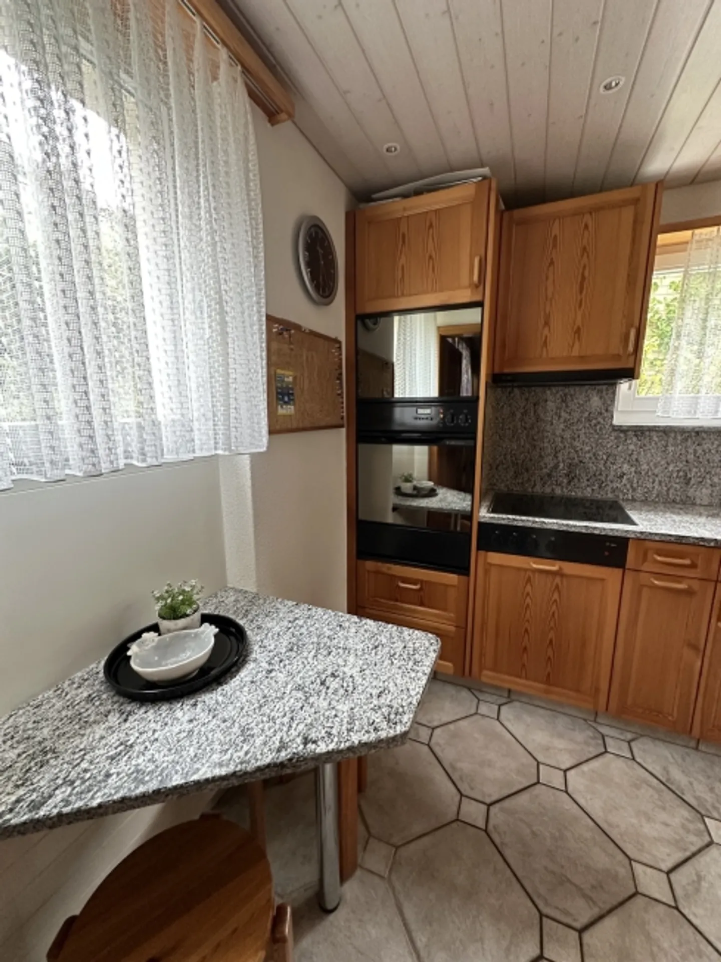 6 ROOM HOUSE IN NEUHAUSEN AM RHEINFALL (SH), FURNISHED, TEMPORARY - Photo 6 of 10