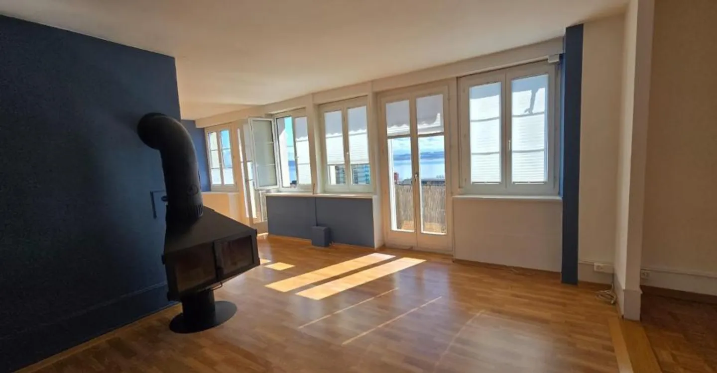 Große Wohnung mit Blick auf den See und die Alpen - Erster Nettomietzins angeboten - Foto 4 von 10