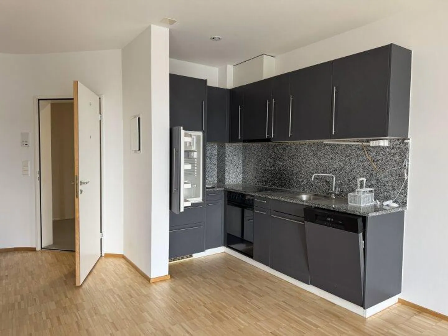 Charmante Wohnung mit Grosser Terrasse - Foto 1 von 7