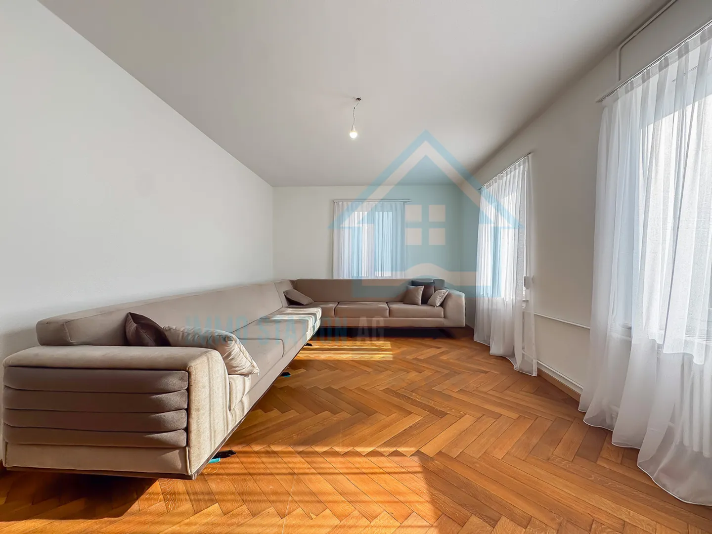 Lichtdurchflutete 2.5-Zimmer-Wohnung an zentraler Lage in Murgenthal - Photo 1 of 16