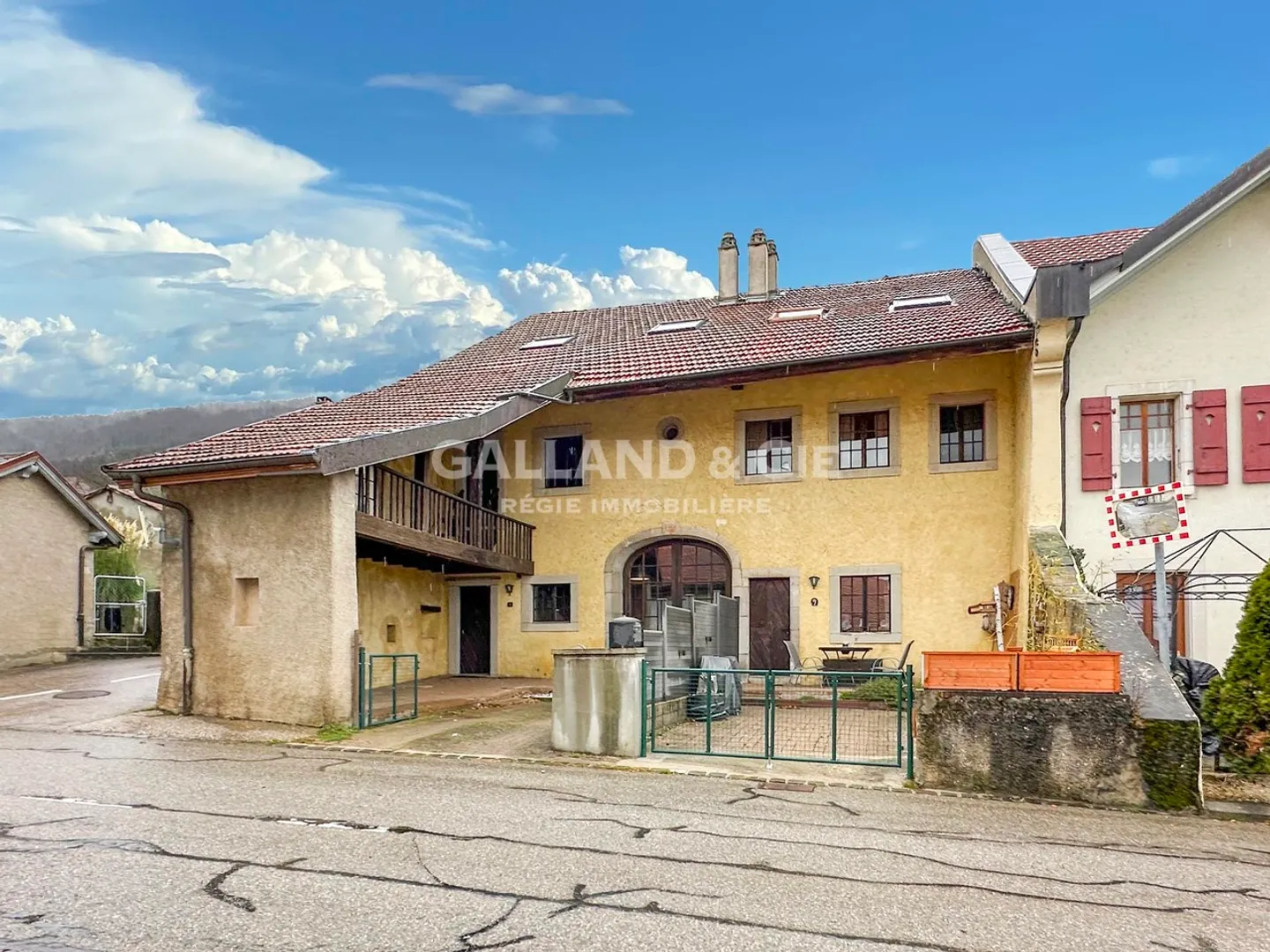 Edificio residenziale - Foto 1 di 10