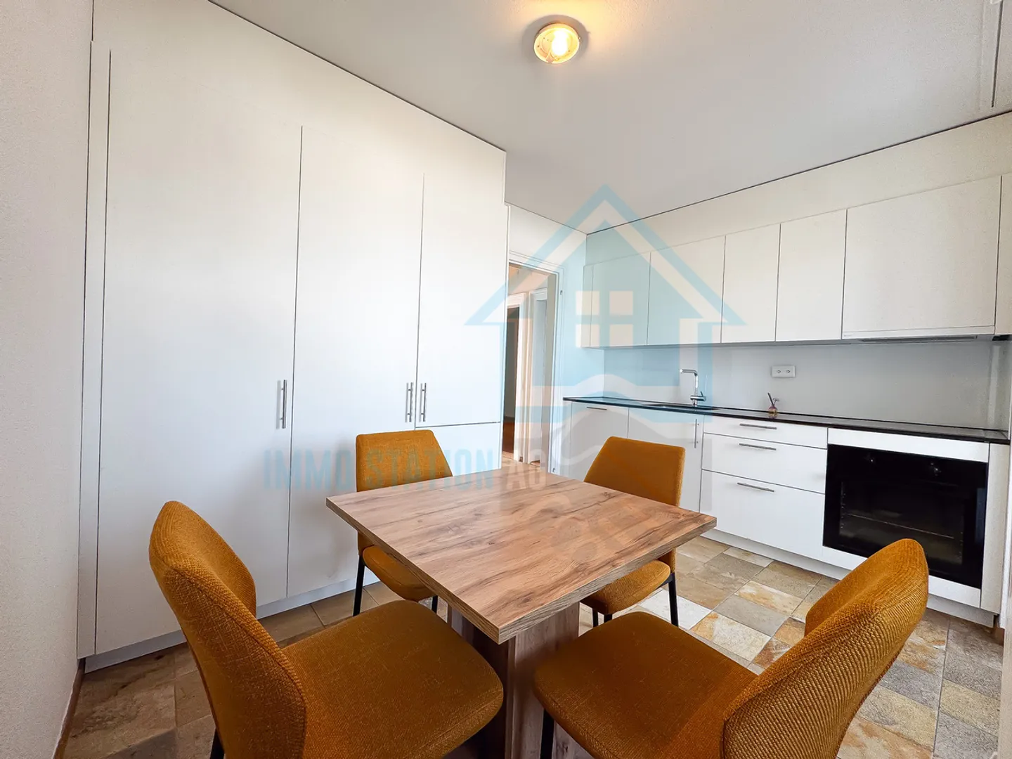 Lichtdurchflutete 2.5-Zimmer-Wohnung an zentraler Lage in Murgenthal - Photo 5 of 16