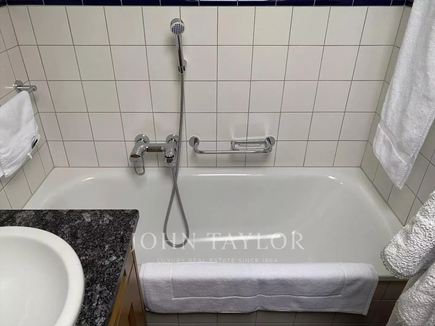 Apartment - Photo 11 of 13