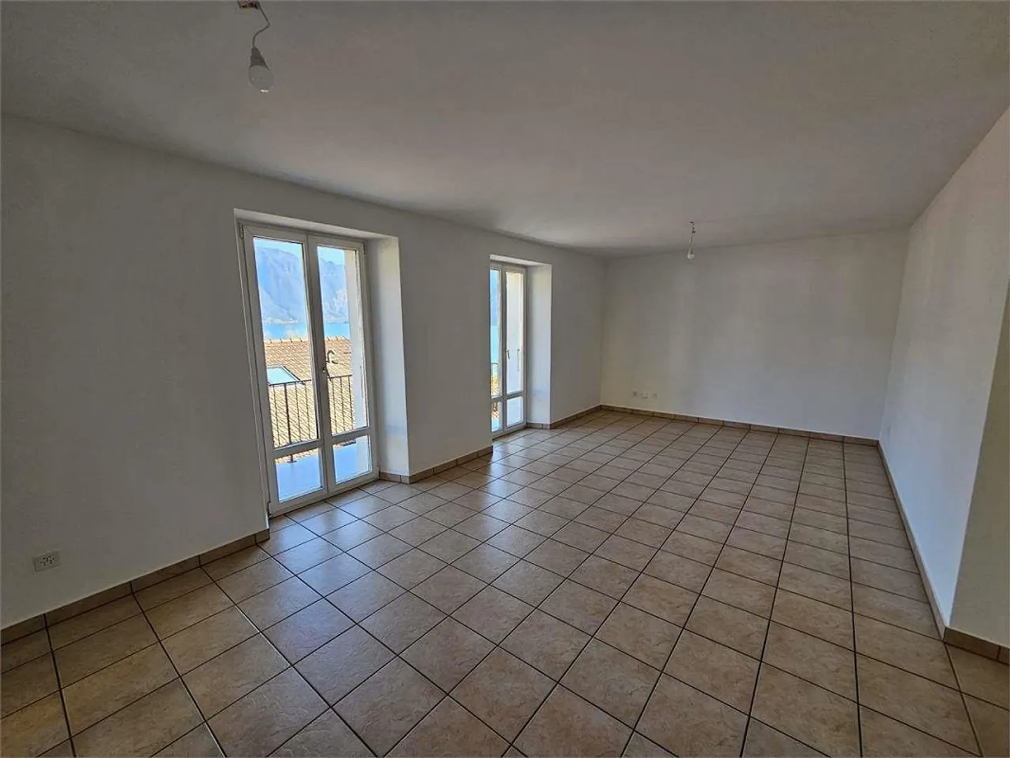 Melide, location 3.5 pièces avec vue sur le lac - Photo 3 sur 12