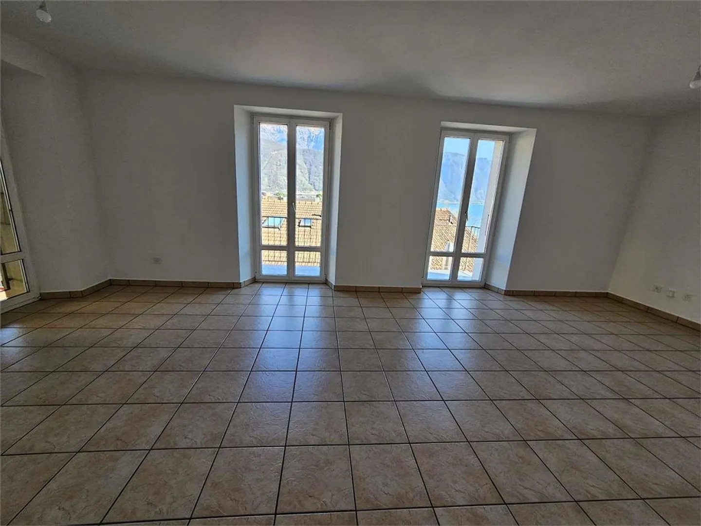 Melide, location 3.5 pièces avec vue sur le lac - Photo 4 sur 12