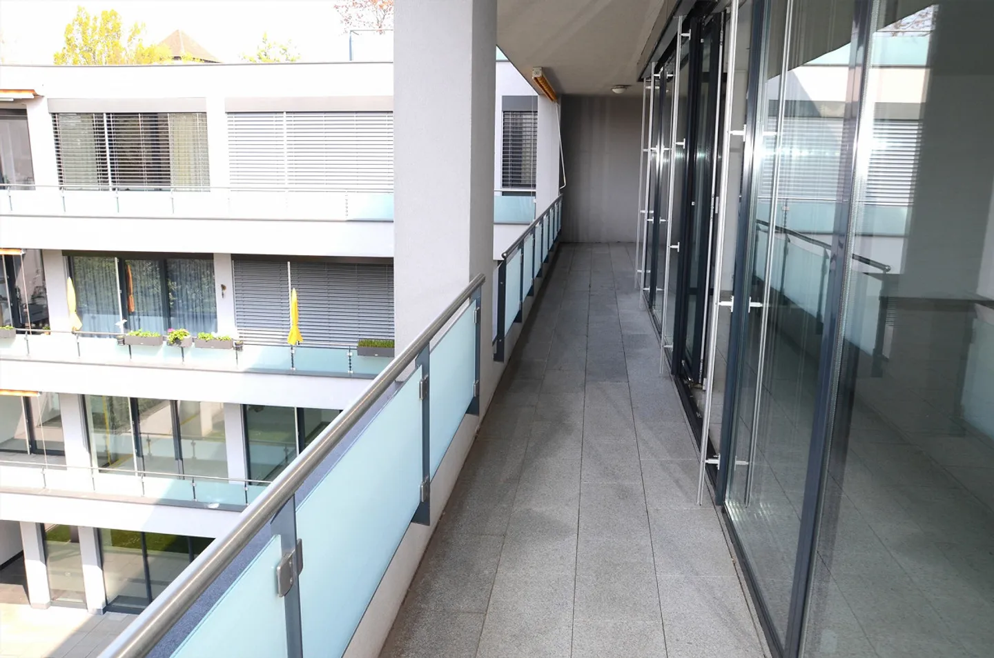 Exclusive 3.5 Room Apartment with Large Balcony - Photo 8 of 11