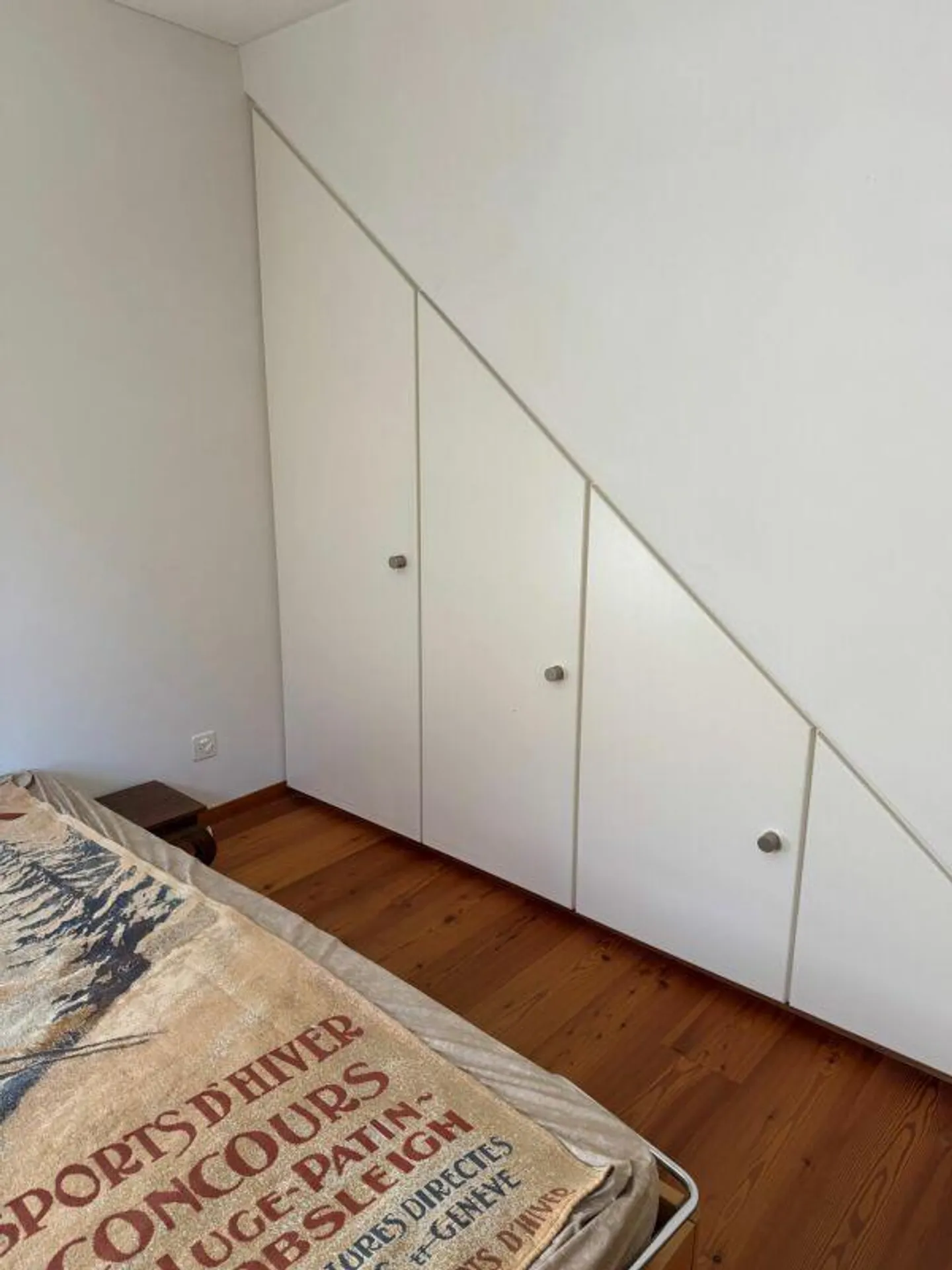 Appartement sous les combles 2 1/2 pièces avec galerie - emplacement calme dans le village - Photo 8 sur 10