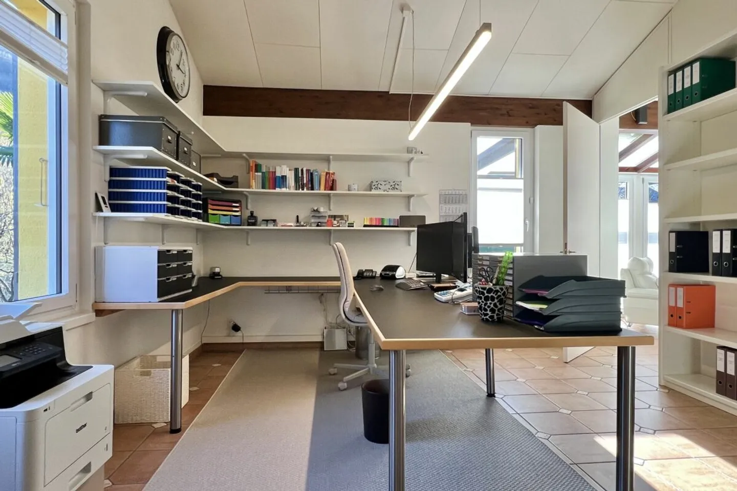 Villa in posizione soleggiata tutto l'anno con casa per gli ospiti separata e bellissimo terreno - in ottime condizioni! - Foto 41 di 56