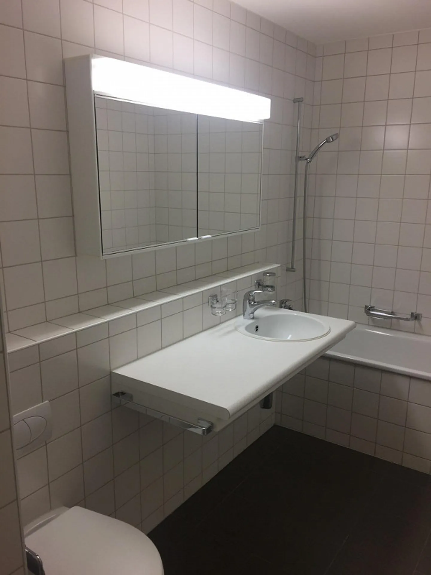 City-Close Living - Photo 4 of 9