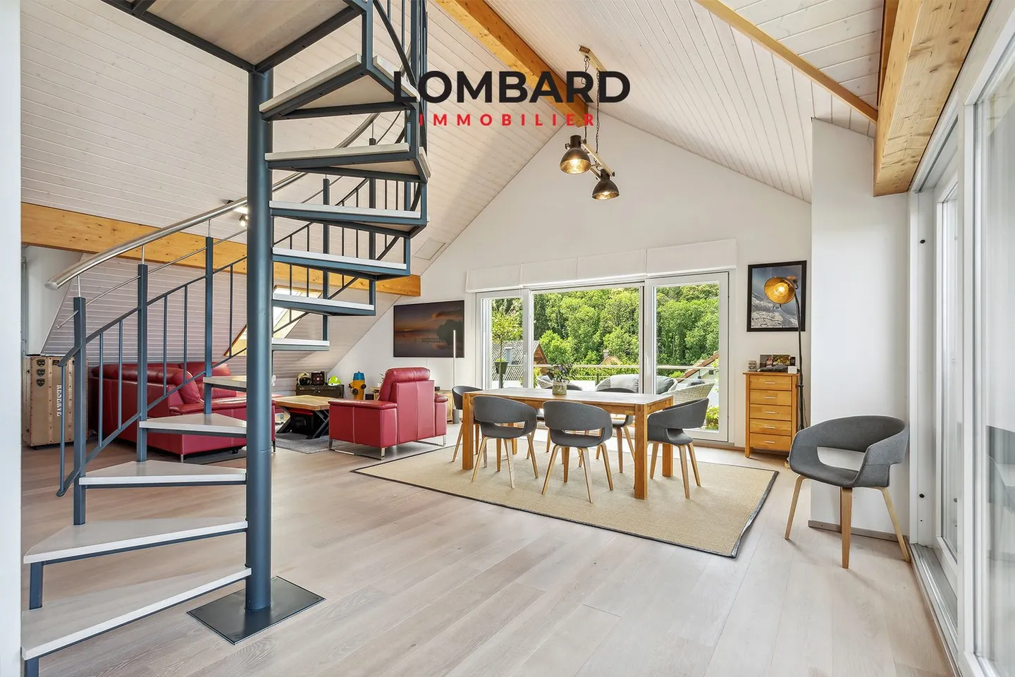 ***RÉSERVÉ*** Grand grenier avec 4,5 pièces et vue sur le lac - Photo 2 sur 12