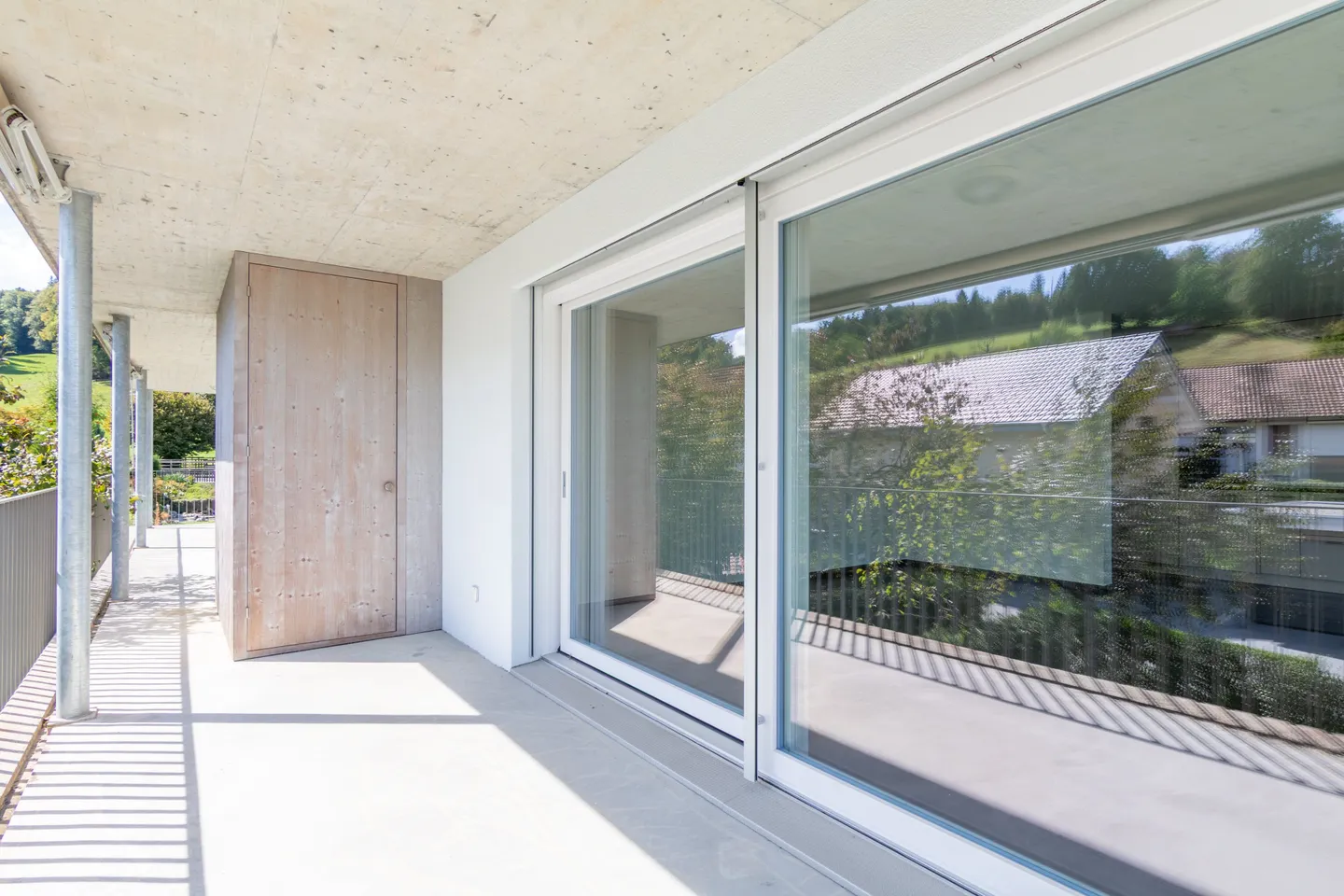 Modern 2.5-room apartment on the 1st floor with balcony, Staffelbach - Photo 1 of 10