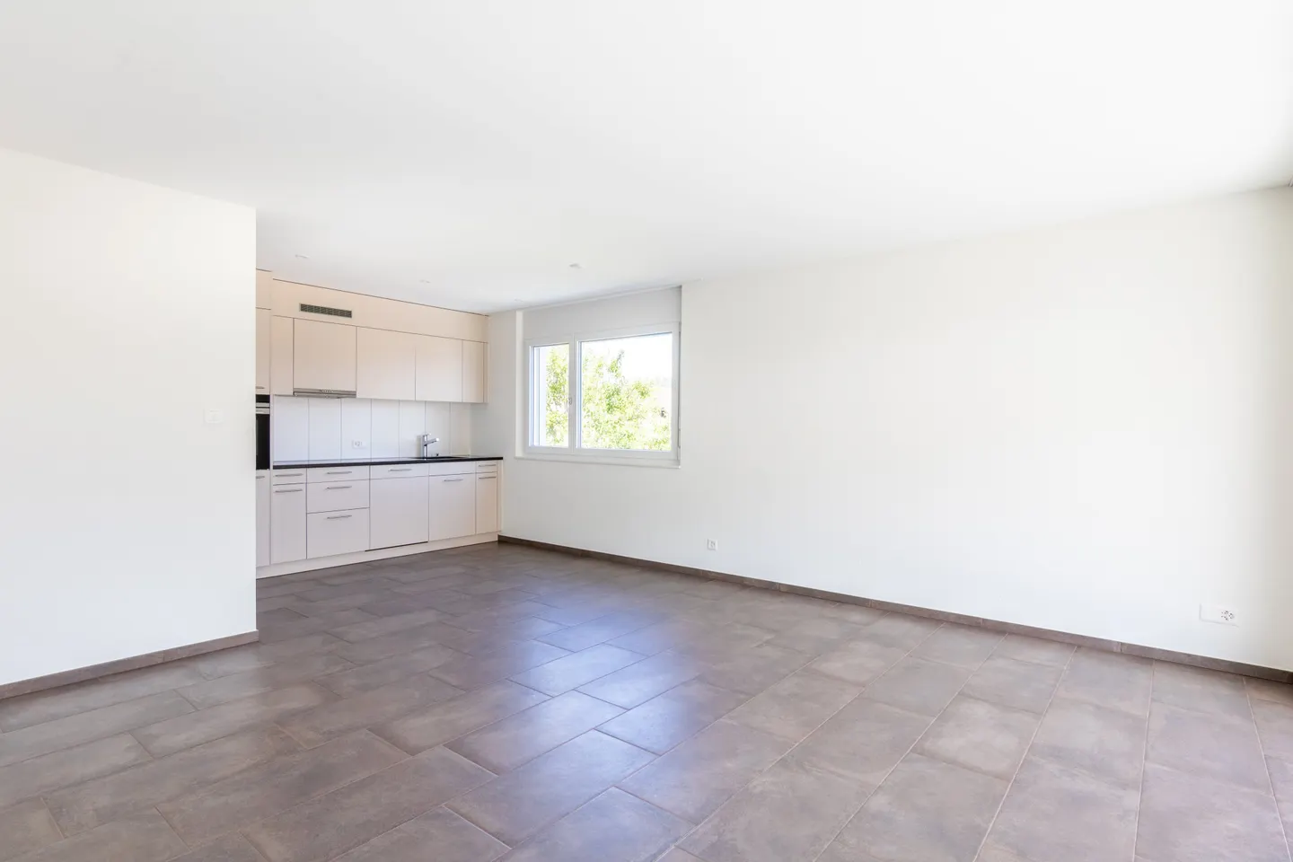 Modern 2.5-room apartment on the 1st floor with balcony, Staffelbach - Photo 4 of 10