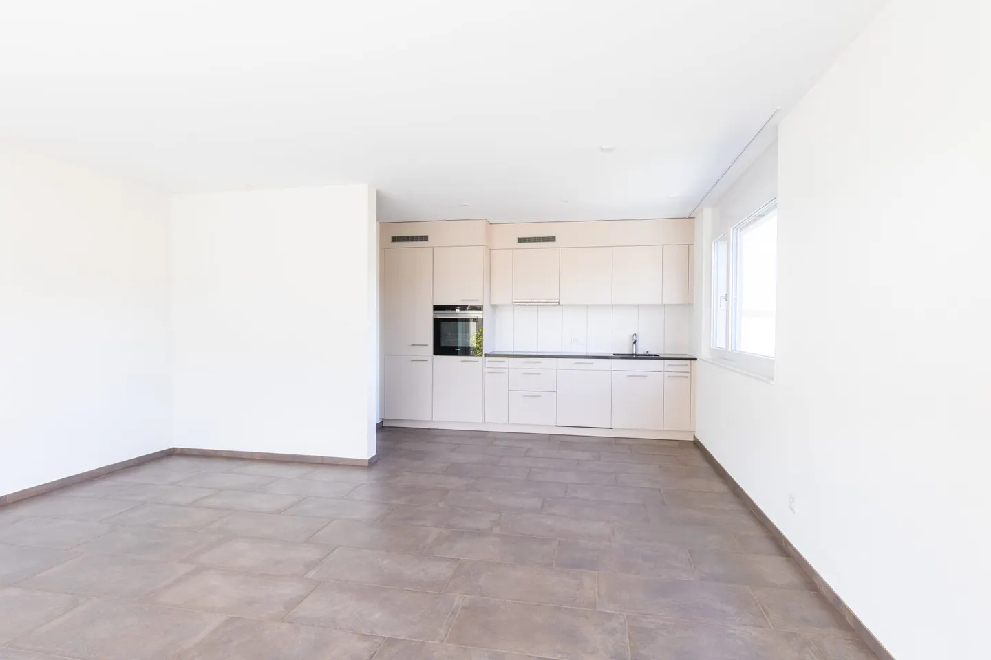 Modern 2.5-room apartment on the 1st floor with balcony, Staffelbach - Photo 5 of 10