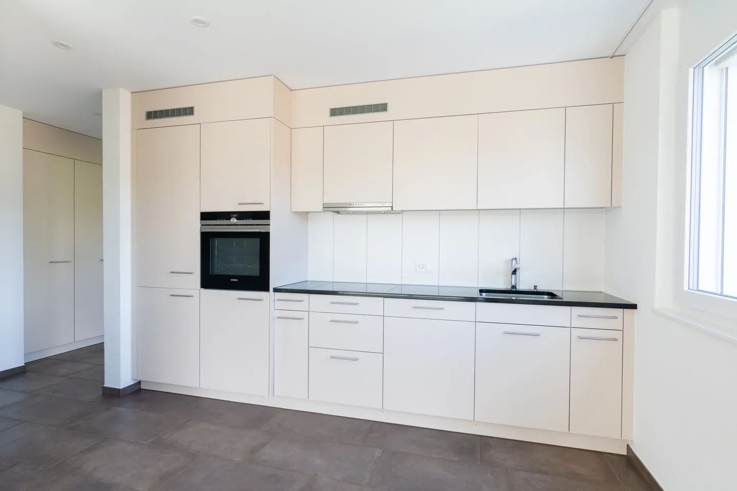 Modern 2.5-room apartment on the 1st floor with balcony, Staffelbach - Photo 6 of 10
