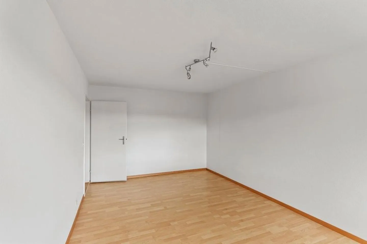 Ici attend votre nouveau chez-vous - Photo 12 sur 12